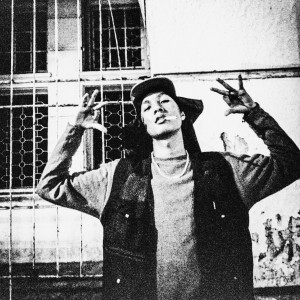 收听Sesi的CAPONE歌词歌曲