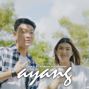 Dengarkan AYANG lagu dari Tri Suaka dengan lirik
