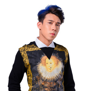 Listen to 舊照片 song with lyrics from 梁健邦