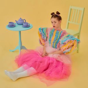 Listen to Walc (Ale To Drill) (Amen, Papa) song with lyrics from Marie