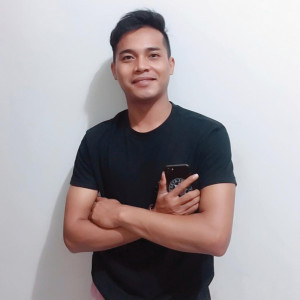 Dengarkan Pengayah Keluarga lagu dari Alep Santosa dengan lirik