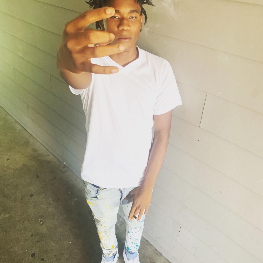 Freestyle (feat. Lil don)