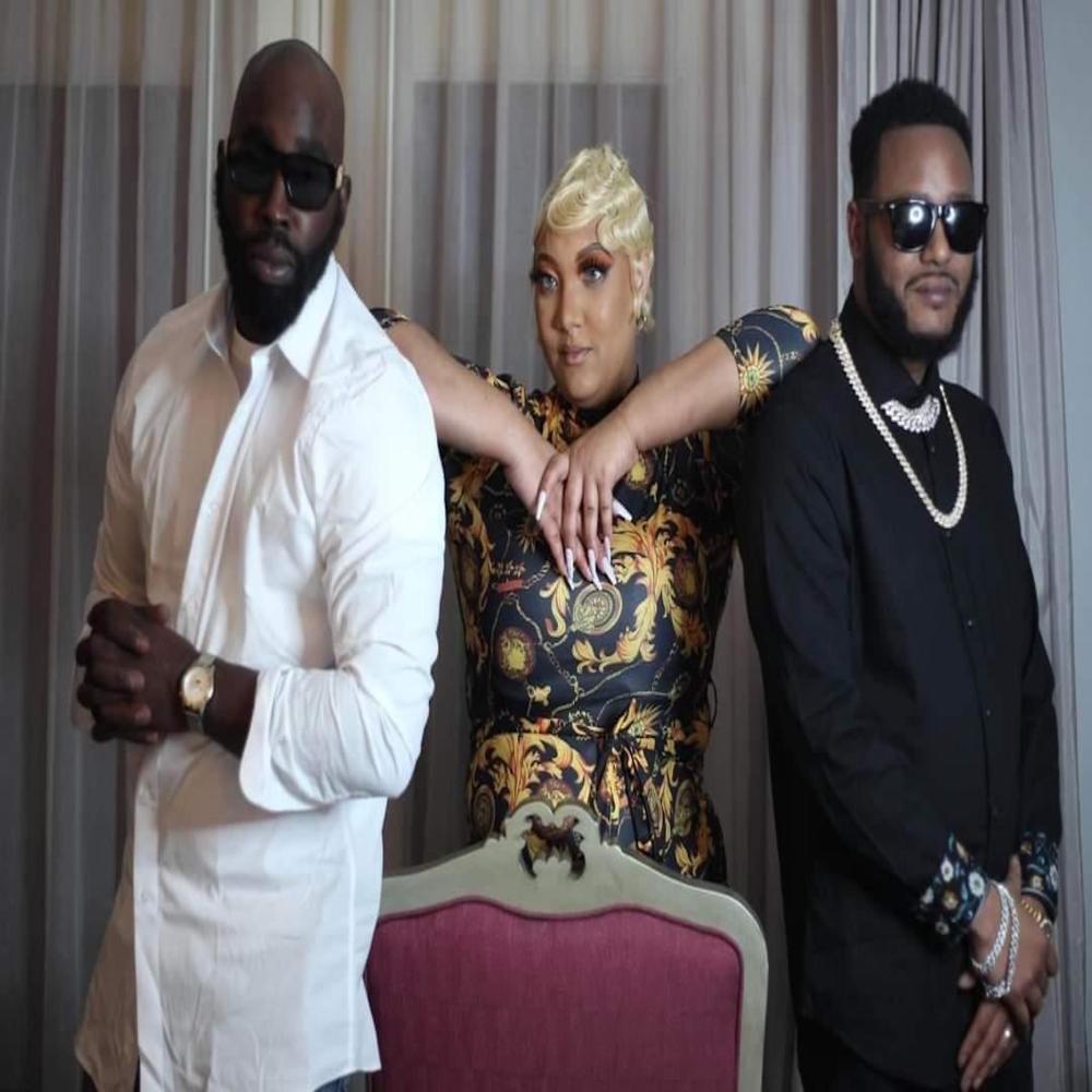 Pretty Round Brown (feat. Fleetwood252 & Jayybabii) (Explicit)