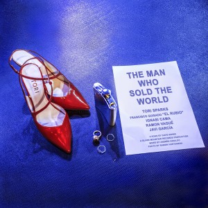 收聽Tori Sparks的The Man Who Sold the World歌詞歌曲