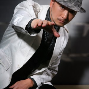 收聽劉可的寂寞才說愛 (DJ朱迪尼克版) (完整版)歌詞歌曲