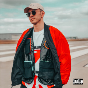 Listen to Bugd Tegees Eheldeg (Explicit) song with lyrics from ThunderZ