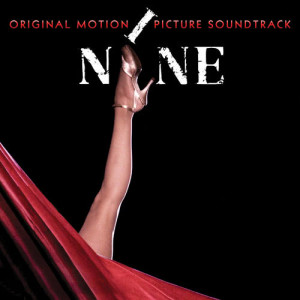 ดาวน์โหลดและฟังเพลง My Husband Makes Movies พร้อมเนื้อเพลงจาก Marion Cotillard