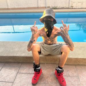 收聽Young Gangster的SUENA PRR (Explicit)歌詞歌曲