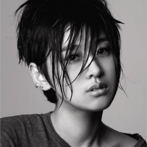 ดาวน์โหลดและฟังเพลง Story in your eyes พร้อมเนื้อเพลงจาก Maya