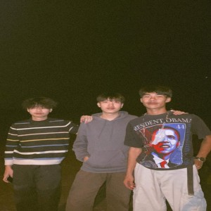 ดาวน์โหลดและฟังเพลง Me = ยังเก็บทุกเรื่องราว พร้อมเนื้อเพลงจาก Medkit.Z