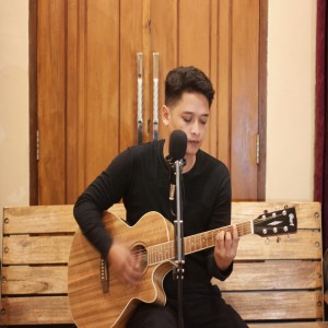 Dengarkan lagu Malaikat Jiwa nyanyian Guntur dengan lirik