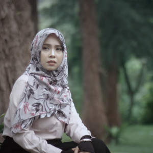 Dengarkan lagu Thank You for Everything Dear nyanyian Vanny Vabiola dengan lirik