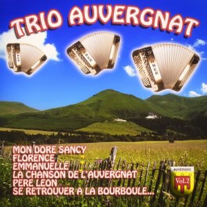 收聽Trio Auvergnat的La bourrée à marcassin (Bourrée)歌詞歌曲