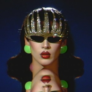 ดาวน์โหลดและฟังเพลง Mistress Violet (Explicit) พร้อมเนื้อเพลงจาก Violet Chachki