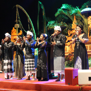 Dengarkan Saraswati lagu dari Nyanyian Dharma dengan lirik