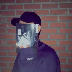 收听不跑调的我还是从前那个少年歌词歌曲