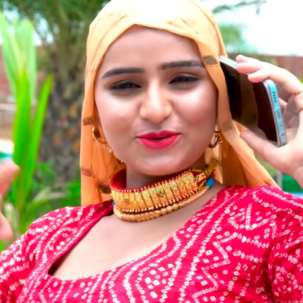 Aati Dekhi Chori Chehro Udas Mewati