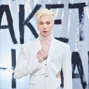 Listen to Lucky Rocky song with lyrics from 라키
