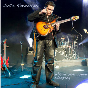 收聽Julio Revueltas的While You Were Sleeping歌詞歌曲