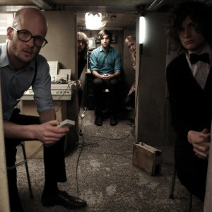 ดาวน์โหลดและฟังเพลง Never Ever พร้อมเนื้อเพลงจาก Shout Out Louds