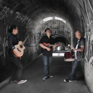 Listen to Sepeda song with lyrics from Earworm