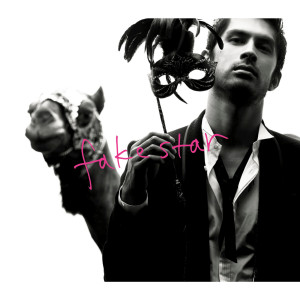 ดาวน์โหลดและฟังเพลง Fake Star พร้อมเนื้อเพลงจาก Ken Hirai