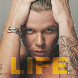 ดาวน์โหลดและฟังเพลง LIFE พร้อมเนื้อเพลงจาก Conrad Sewell