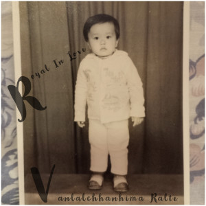 ดาวน์โหลดและฟังเพลง Royal In Love พร้อมเนื้อเพลงจาก Vanlalchhanhima Ralte