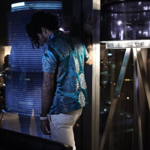 ดาวน์โหลดและฟังเพลง Miami พร้อมเนื้อเพลงจาก Valee