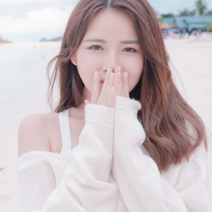 Listen to 我想你想到睡不着 (伴奏) song with lyrics from 陈珂冰