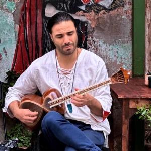 收聽Ali Ghamsari的Zarbi-e Abuata歌詞歌曲