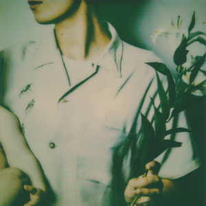 ดาวน์โหลดและฟังเพลง Navigator พร้อมเนื้อเพลงจาก Liz Lawrence