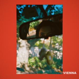 收聽Eleni Drake的Vienna歌詞歌曲