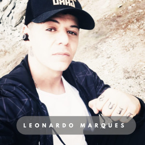 Listen to Com Deus song with lyrics from Leonardo Marques