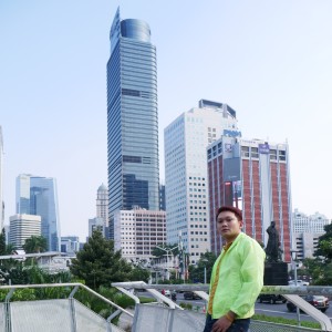 Listen to Yang Baik Yang Tidak Baik song with lyrics from Azka Ginanjar