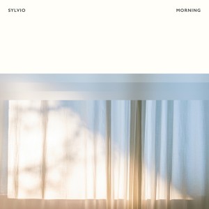 Dengarkan Morning lagu dari Sylvio dengan lirik