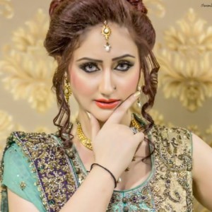 Listen to Janana Belatana Umar Gran De song with lyrics from Iqbal Khan