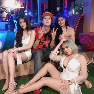 ดาวน์โหลดและฟังเพลง ดูดเนื้อแล้วไง (Explicit) พร้อมเนื้อเพลงจาก CP Sming