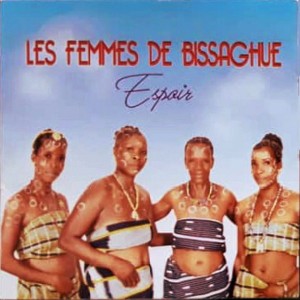 ดาวน์โหลดและฟังเพลง Kamin พร้อมเนื้อเพลงจาก Les Femmes de Bissaghue