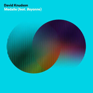 Dengarkan lagu Medalle nyanyian David Knudson dengan lirik