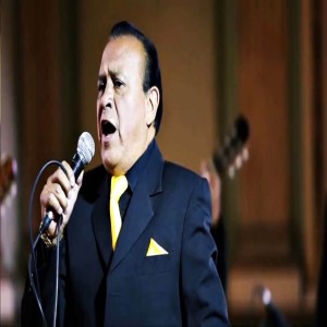 Listen to Enigma (En Vivo) song with lyrics from Roberto Zumba