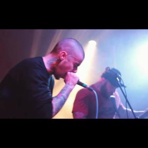 ดาวน์โหลดและฟังเพลง Embraced (feat. Cyle) พร้อมเนื้อเพลงจาก Cris Dimepog Jones