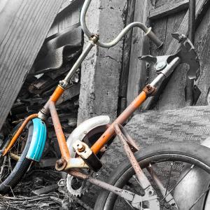 收聽Low Goose的Out歌詞歌曲