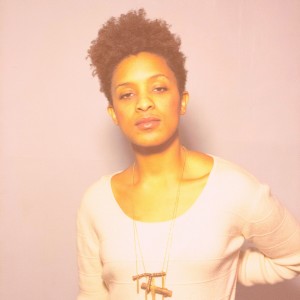 ดาวน์โหลดและฟังเพลง Weekend พร้อมเนื้อเพลงจาก Denitia