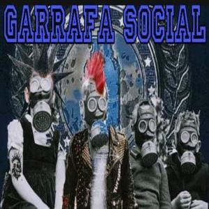 Listen to Va como trompada así suena mi Punk Rock song with lyrics from The Garrafa