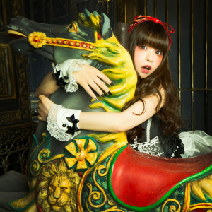 收聽Luna Haruna的Carousel歌詞歌曲