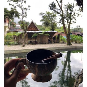 收聽Prabu Zabha的Echoes of Yesterday歌詞歌曲