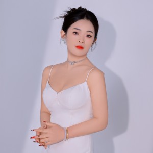 Listen to 哥哥你在哪 (完整版) song with lyrics from 小粉