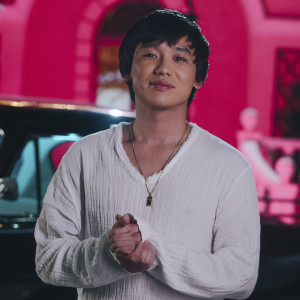 Listen to Екеуміз song with lyrics from Kairat Nurtas