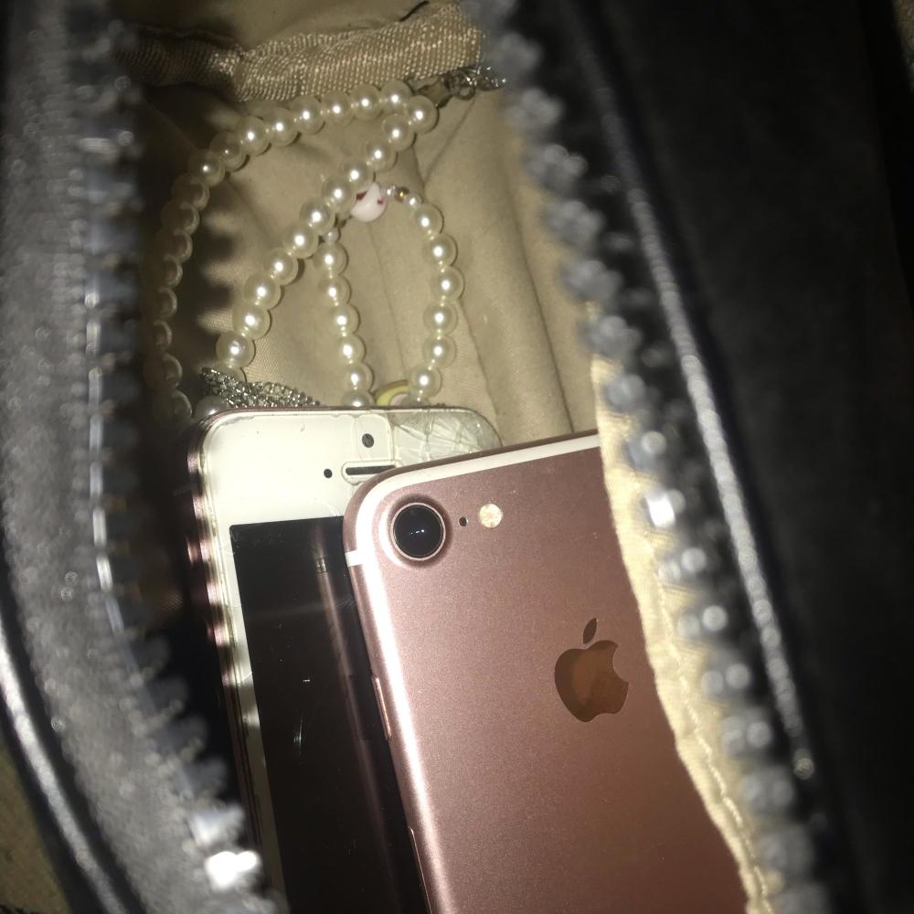 en mi iphone (feat. Fendireplica) (Explicit)